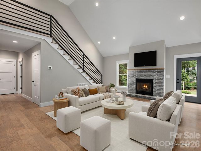 104 Arrowood Lane, Hendersonville, NC 28791