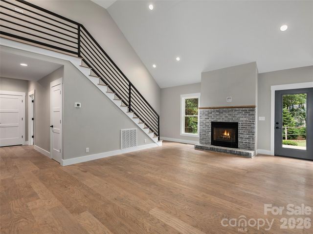104 Arrowood Lane, Hendersonville, NC 28791