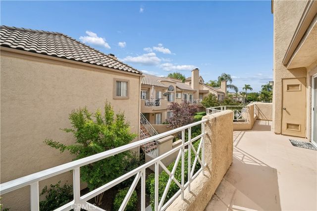 23715 Del Monte 216, Valencia, CA 91355