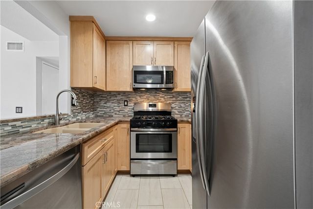 23715 Del Monte 216, Valencia, CA 91355