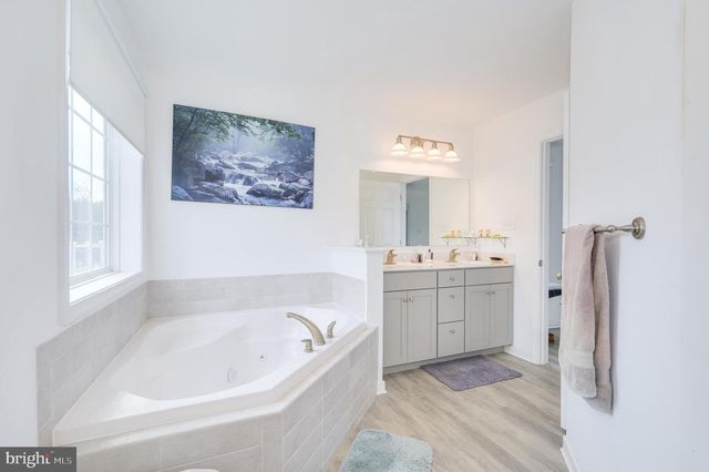 344 HOLLYMEAD TER, Hagerstown, MD 21742