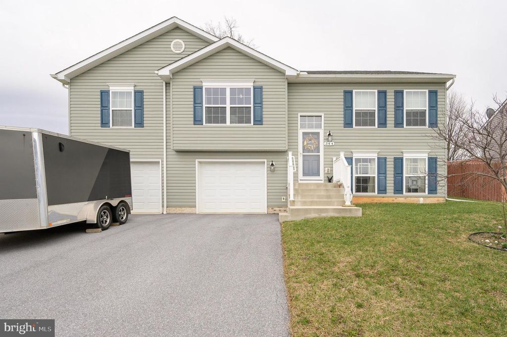 344 HOLLYMEAD TER, Hagerstown, MD 21742