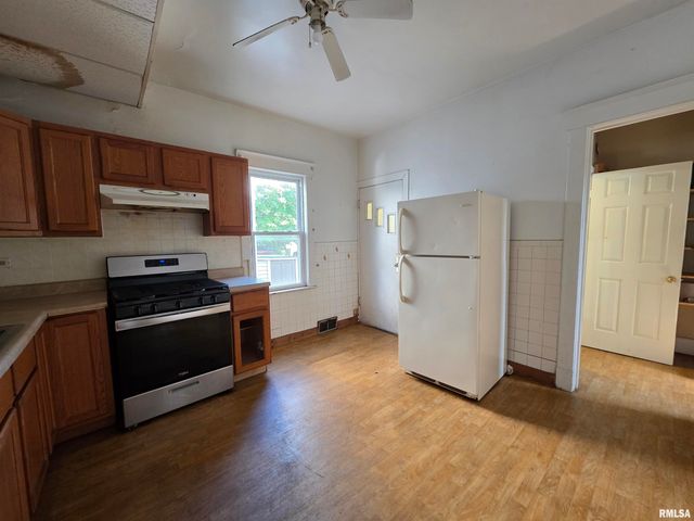 1403 W MAIN Street, Peoria, IL 61606