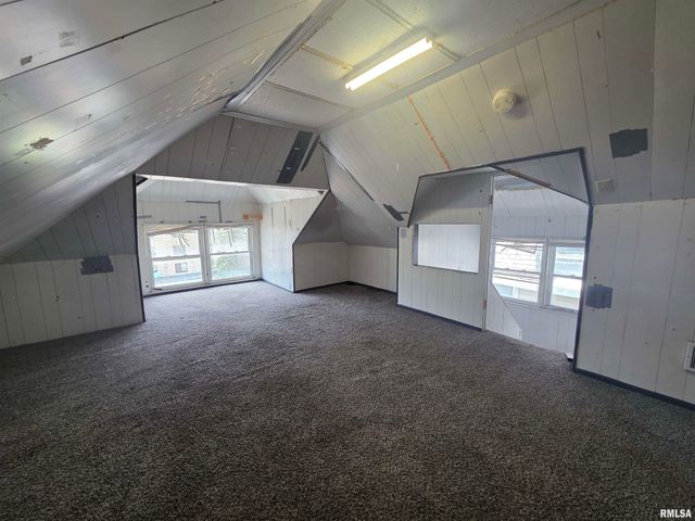 1403 W MAIN Street, Peoria, IL 61606