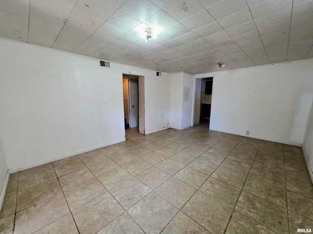 1403 W MAIN Street, Peoria, IL 61606