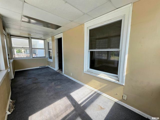 1403 W MAIN Street, Peoria, IL 61606