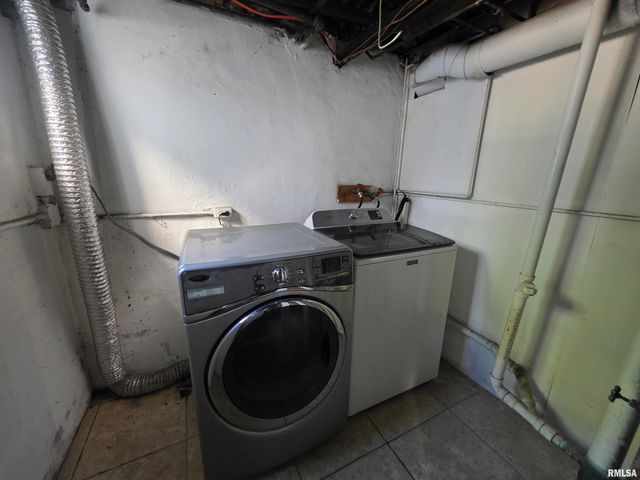 1403 W MAIN Street, Peoria, IL 61606