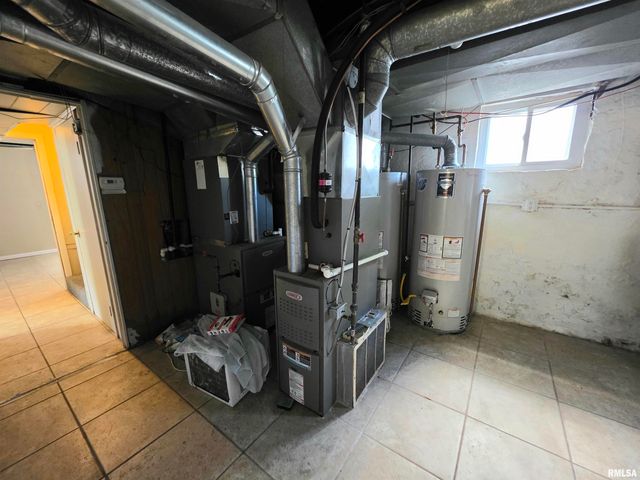 1403 W MAIN Street, Peoria, IL 61606