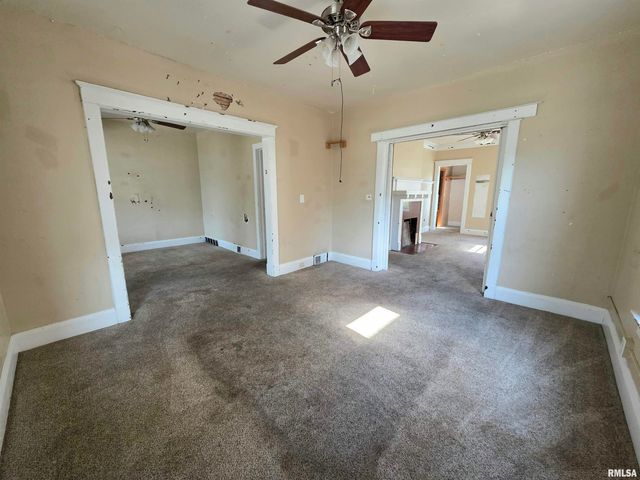 1403 W MAIN Street, Peoria, IL 61606