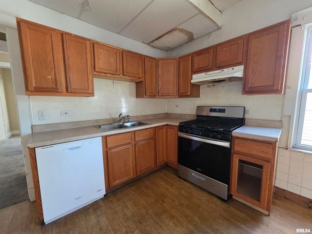 1403 W MAIN Street, Peoria, IL 61606