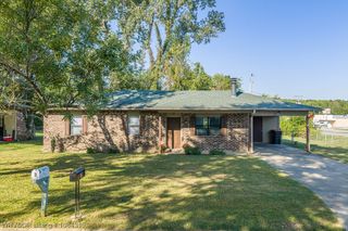 2 S 45TH Street, Van Buren, AR 72956