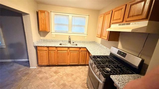 428 S Kentucky Avenue, Independence, MO 64053