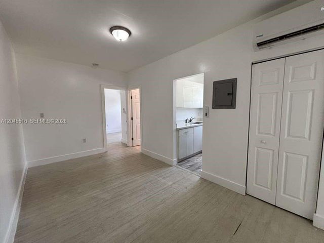 1051 NW 2nd St 10, Miami, FL 33128
