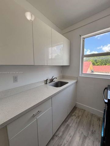 1051 NW 2nd St 10, Miami, FL 33128