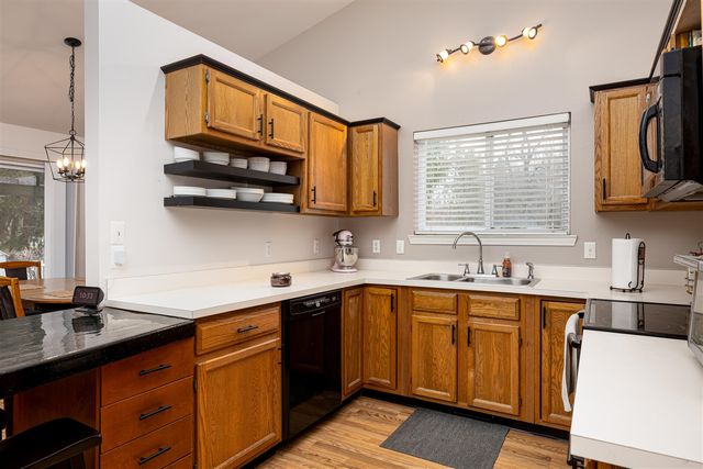 7034 Hogan Drive, Ypsilanti, MI 48197