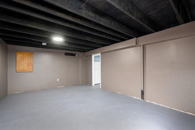 7034 Hogan Drive, Ypsilanti, MI 48197