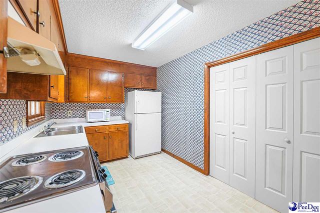 393 Shearin St, Darlington, SC 29532