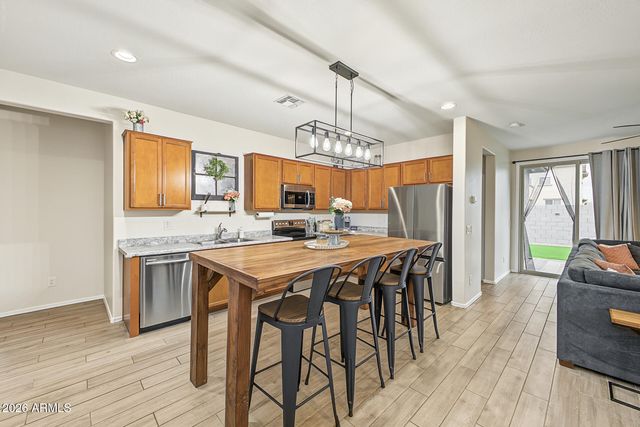 17530 W VILLA HERMOSA Lane, Surprise, AZ 85387