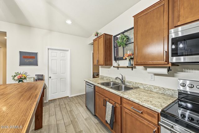 17530 W VILLA HERMOSA Lane, Surprise, AZ 85387