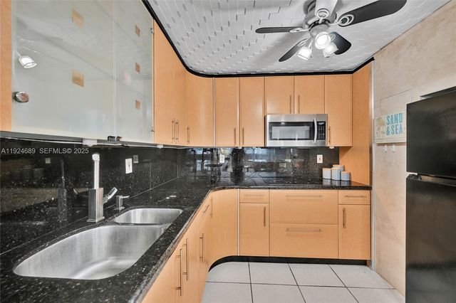 6039 Collins Ave 621, Miami Beach, FL 33140