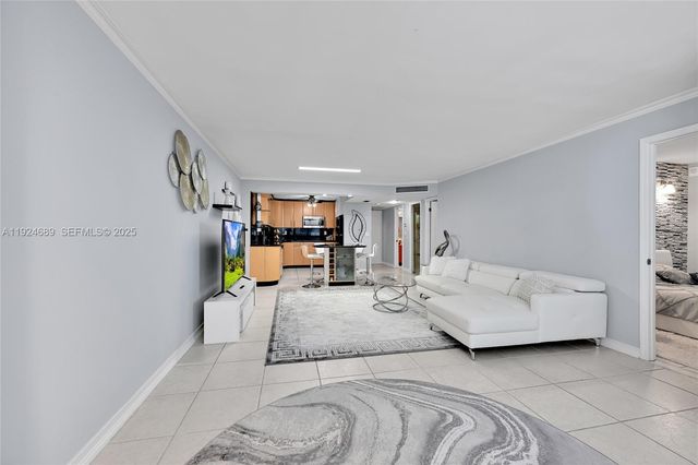 6039 Collins Ave 621, Miami Beach, FL 33140