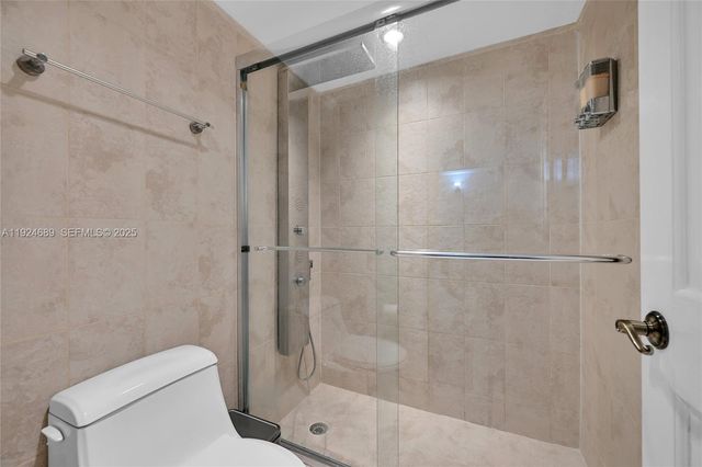 6039 Collins Ave 621, Miami Beach, FL 33140