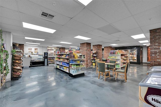 6039 Collins Ave 621, Miami Beach, FL 33140