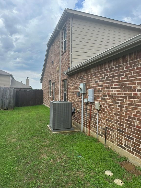 8404 Sioux Trail, Aubrey, TX 76227 — photo 4