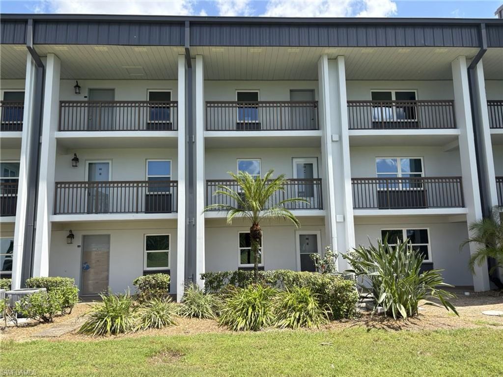 1740 Pine Valley DR 115, FORT MYERS, FL 33907 — photo 3
