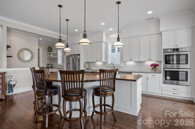 122 Sisters Cove Court, Mooresville, NC 28117