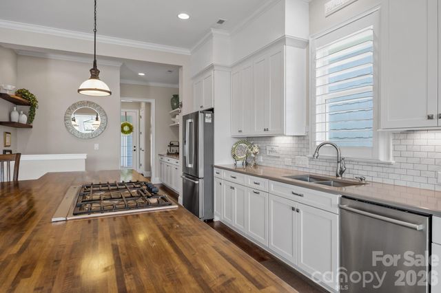 122 Sisters Cove Court, Mooresville, NC 28117