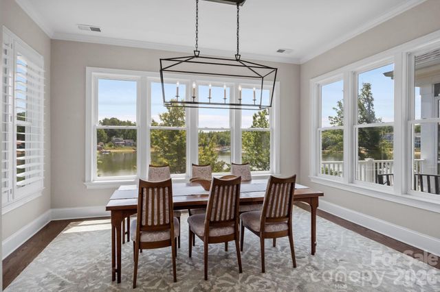 122 Sisters Cove Court, Mooresville, NC 28117