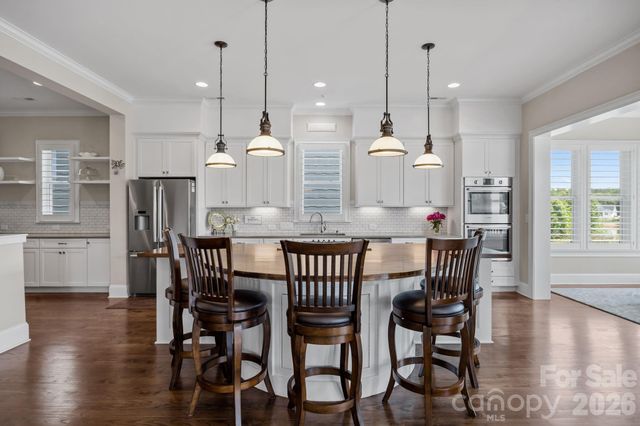 122 Sisters Cove Court, Mooresville, NC 28117