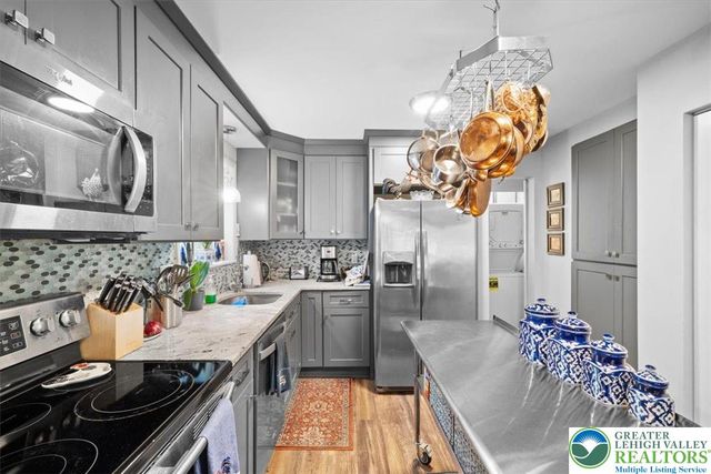 1237 Brentwood Drive, East Stroudsburg, PA 18301