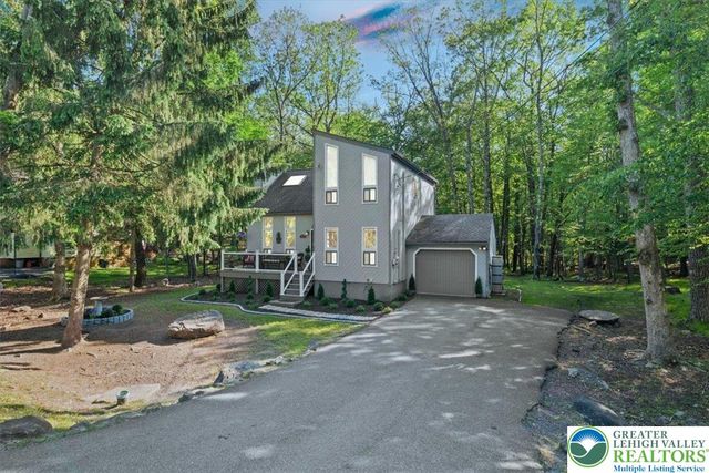 1237 Brentwood Drive, East Stroudsburg, PA 18301