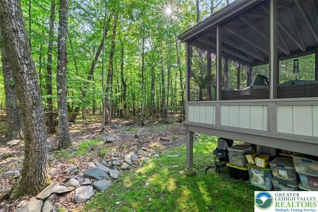 1237 Brentwood Drive, East Stroudsburg, PA 18301