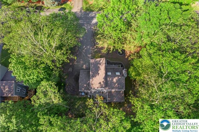 1237 Brentwood Drive, East Stroudsburg, PA 18301