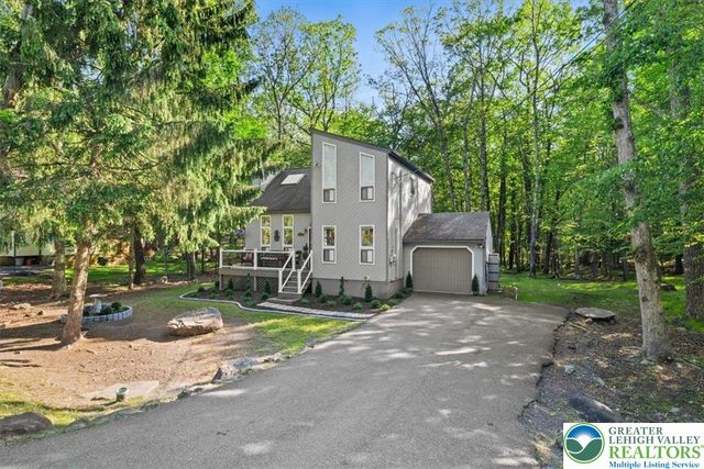 1237 Brentwood Drive, East Stroudsburg, PA 18301