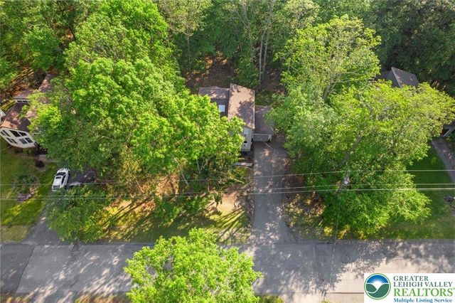 1237 Brentwood Drive, East Stroudsburg, PA 18301