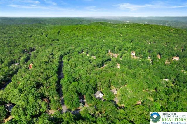 1237 Brentwood Drive, East Stroudsburg, PA 18301