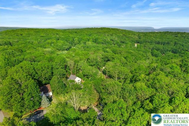 1237 Brentwood Drive, East Stroudsburg, PA 18301