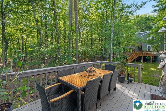 1237 Brentwood Drive, East Stroudsburg, PA 18301