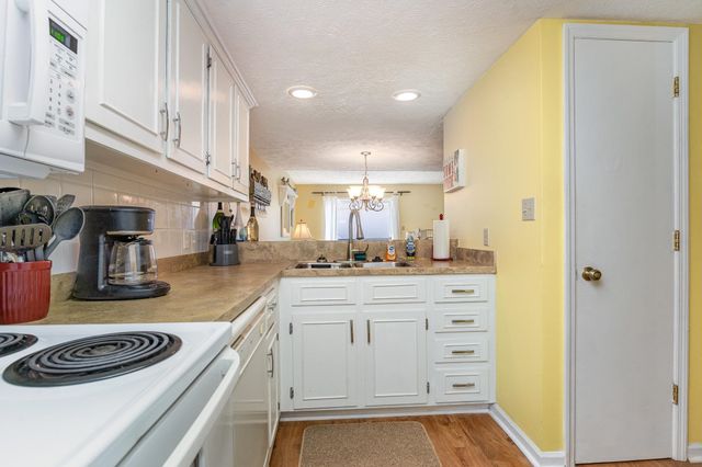 816 9th Ave S Apt 206C, North Myrtle Beach, SC 29582