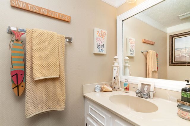 816 9th Ave S Apt 206C, North Myrtle Beach, SC 29582