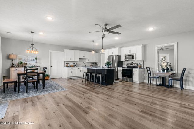 105 Bonfire Ln, Elizabethtown, KY 42701