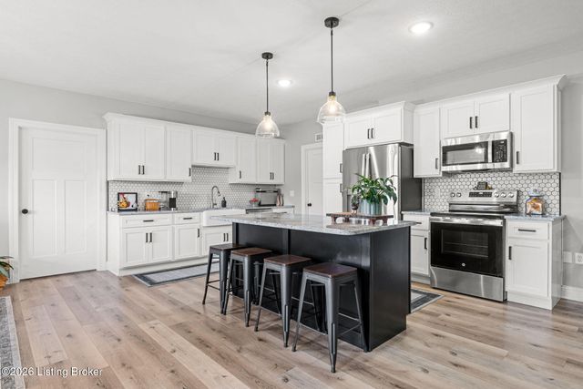 105 Bonfire Ln, Elizabethtown, KY 42701