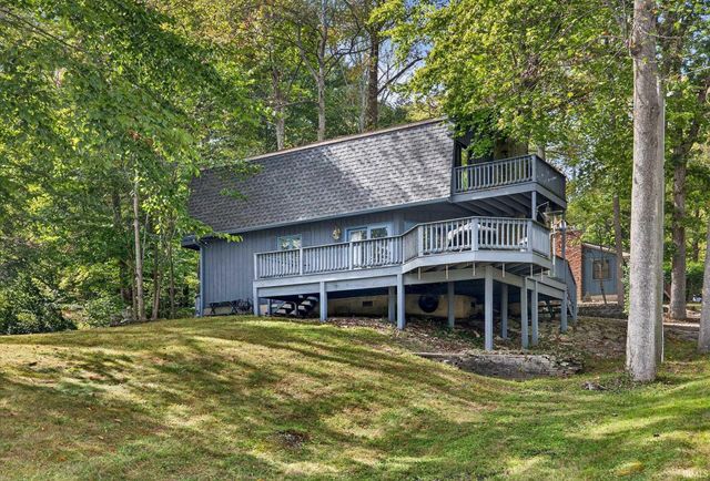 8002 N Lakeview Drive, Unionville, IN 47468