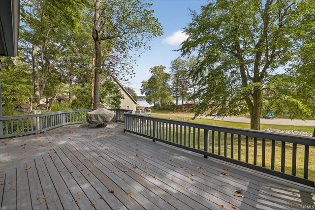 8002 N Lakeview Drive, Unionville, IN 47468