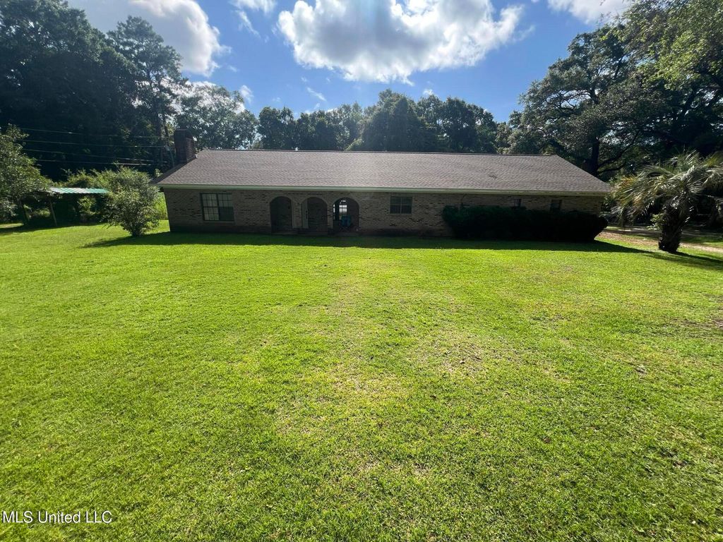 17116 Pierce Street, Moss Point, MS 39562