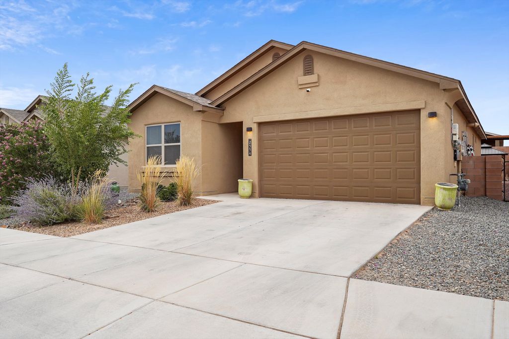 2554 CAMINO PLATA Loop NE, Rio Rancho, NM 87144